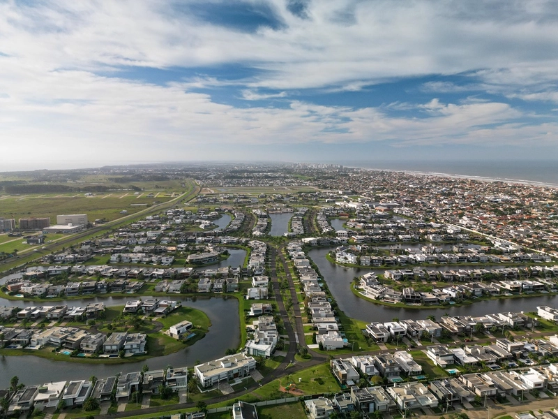 Lote/Terreno beira lago no condomínio Enseada Lagos : 58ª foto da galeria de imagens do imóvel