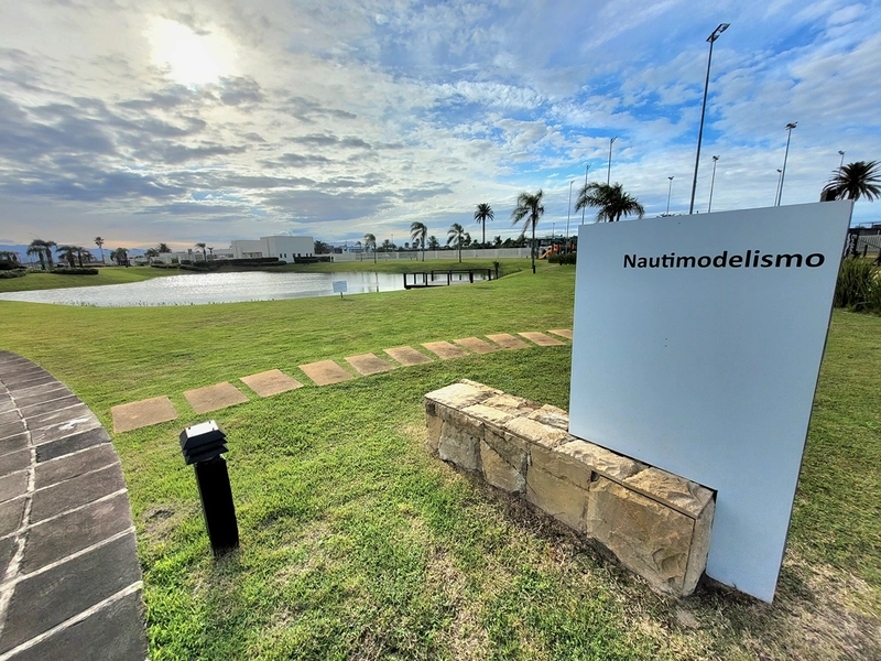 Lote/Terreno beira lago no condomínio Enseada Lagos : 53ª foto da galeria de imagens do imóvel