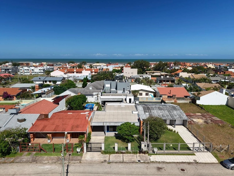 Casa à venda em Xangri-Lá: 2ª foto da galeria de imagens do imóvel