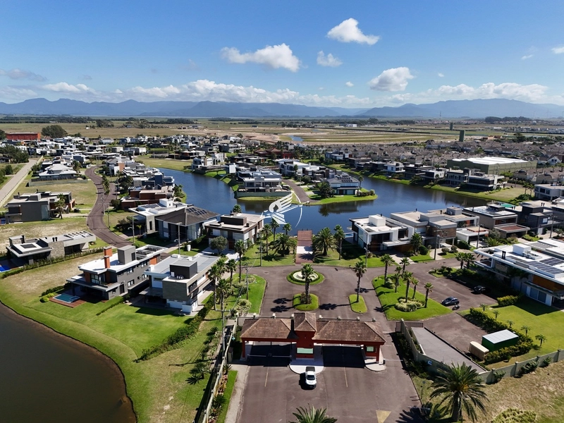 Lote/Terreno Beira Lago à venda no condomínio Celebration em Xangri-Lá: 6ª foto da galeria de imagens do imóvel