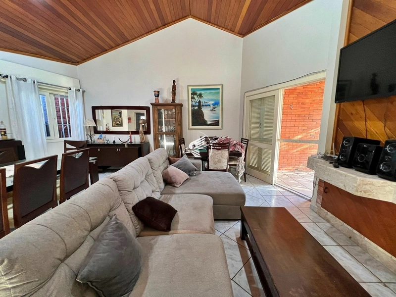 Casa à venda em Xangri-Lá: 1ª foto da galeria de imagens do imóvel