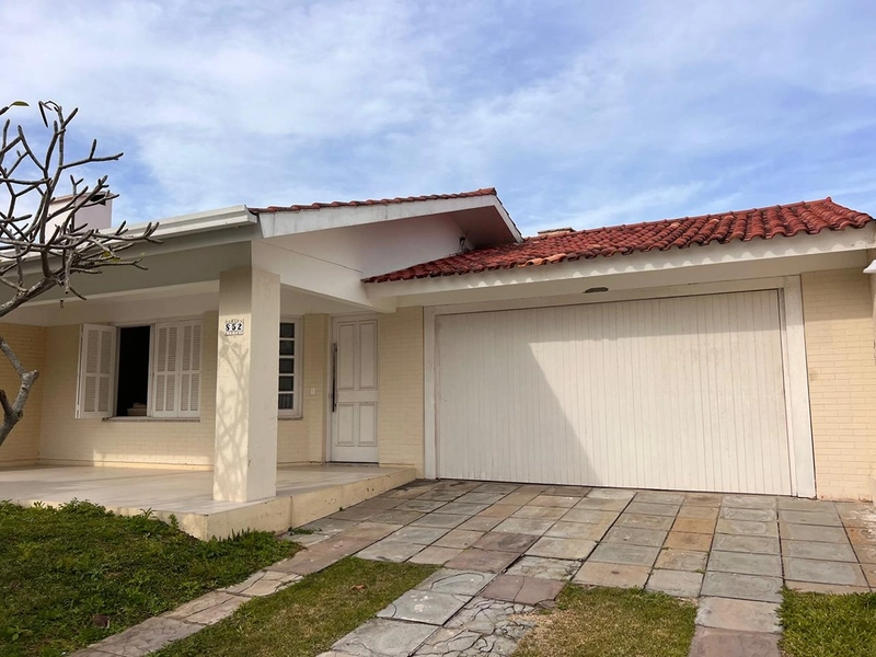 Casa à venda no Centro de Xangri-Lá: 1ª foto da galeria de imagens do imóvel