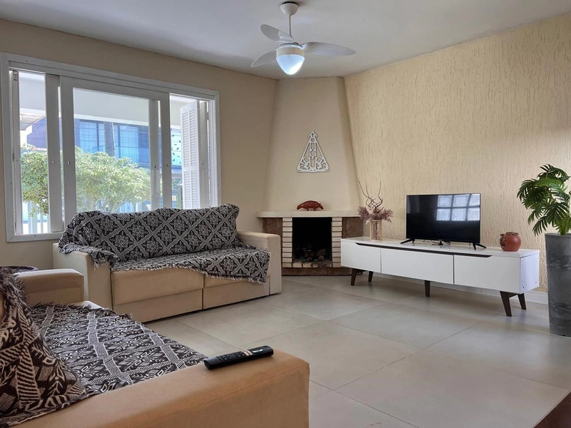 Casa à venda no Centro de Xangri-Lá: 2ª foto da galeria de imagens do imóvel