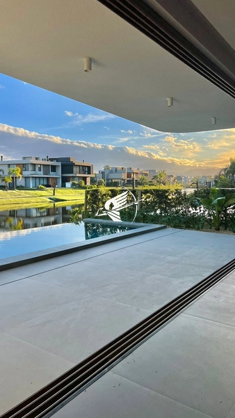 Luxo, sofisticação e natureza - Sobrado à venda no condomínio Capão Ilhas Resort : 13ª foto da galeria de imagens do imóvel
