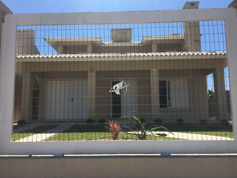 Casa á venda em Atlântida Sul: 2ª foto da galeria de imagens do imóvel