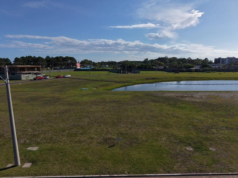 Lote/Terreno beira lago à venda no Condomínio Lótus em Atlântida: 8ª foto da galeria de imagens do imóvel