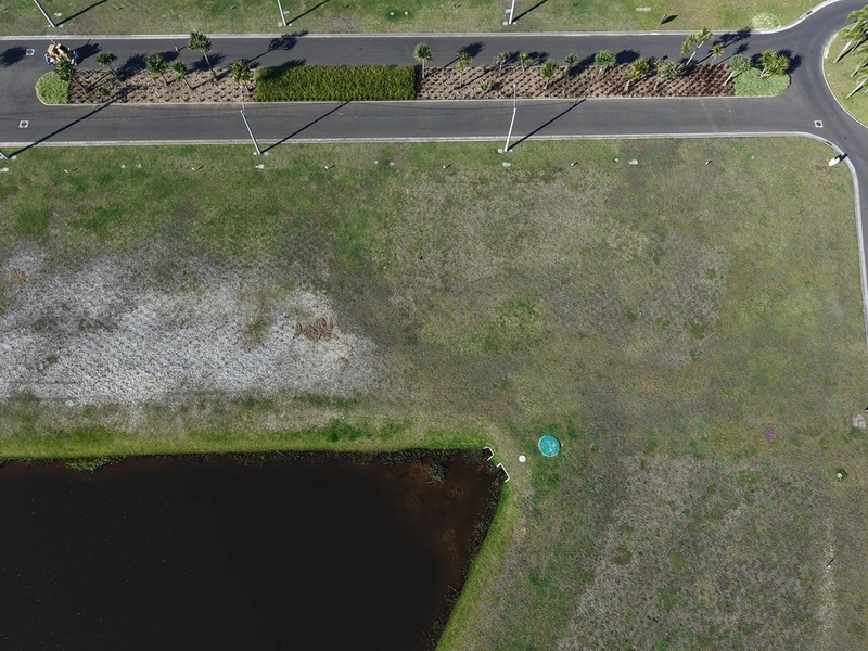 Lote/Terreno beira lago à venda no Condomínio Lótus em Atlântida: 4ª foto da galeria de imagens do imóvel