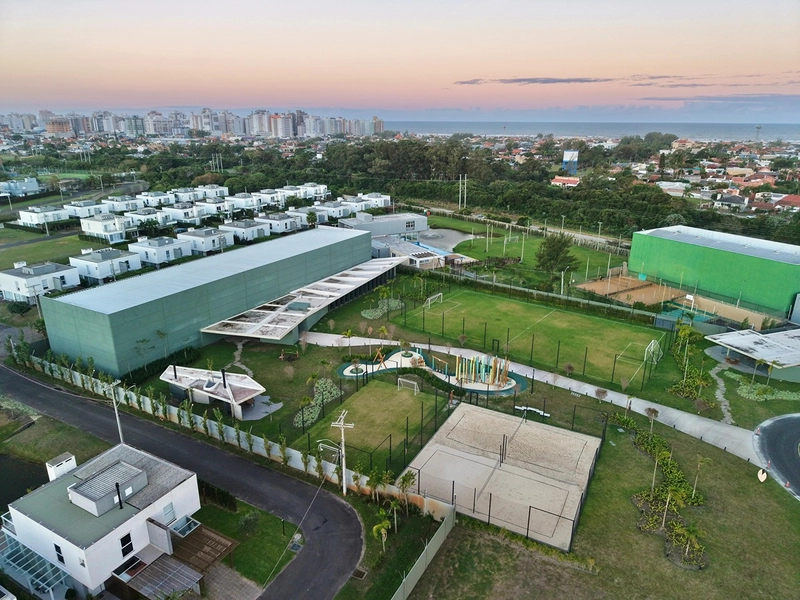 Lote/Terreno beira lago à venda no Condomínio Lótus em Atlântida: 27ª foto da galeria de imagens do imóvel