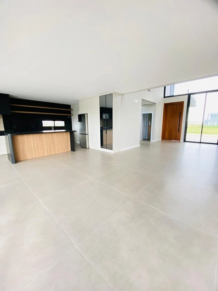 Sobrado beira lago no condomínio Zen Concept Resort : 3ª foto da galeria de imagens do imóvel