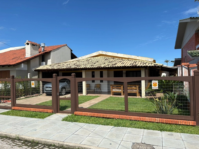 Casa a venda : 1ª foto da galeria de imagens do imóvel