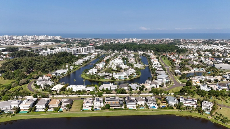 Casa Beira Lago à venda no condomínio Bosques de Atlântida: 11ª foto da galeria de imagens do imóvel
