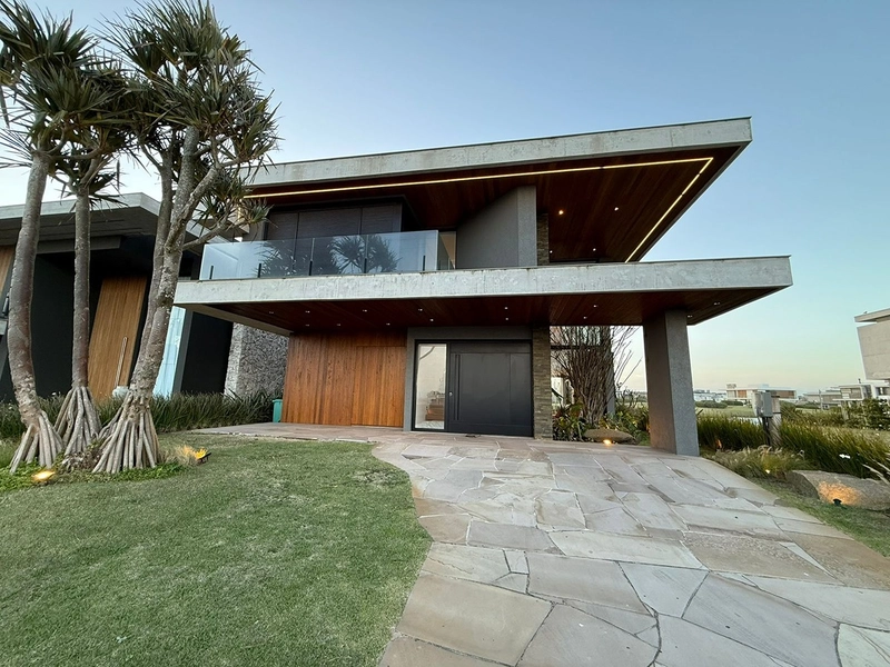 Sobrado à venda no Condomínio Costa Serena: 1ª foto da galeria de imagens do imóvel