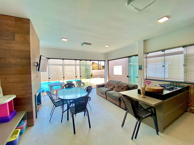 Casa à venda no Centro de Xangri-Lá: 4ª foto da galeria de imagens do imóvel