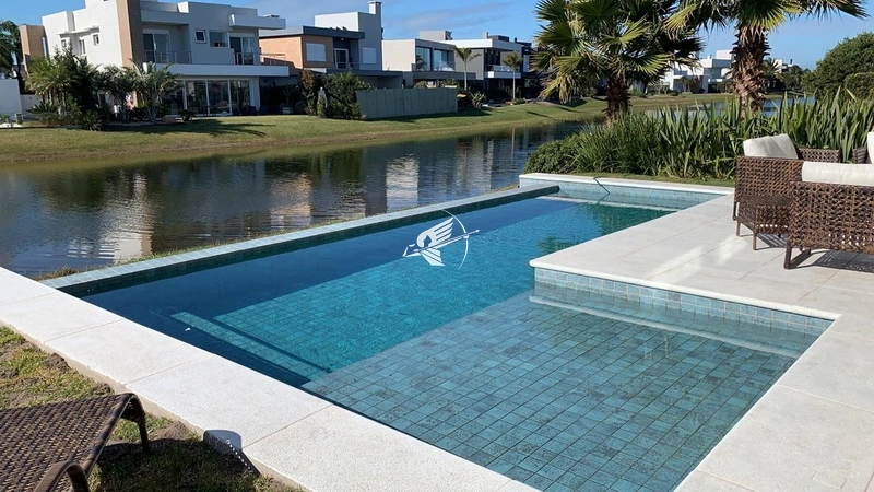 Casa Beira Lago à venda no condomínio Enseada Lagos em Xangri-Lá: 11ª foto da galeria de imagens do imóvel