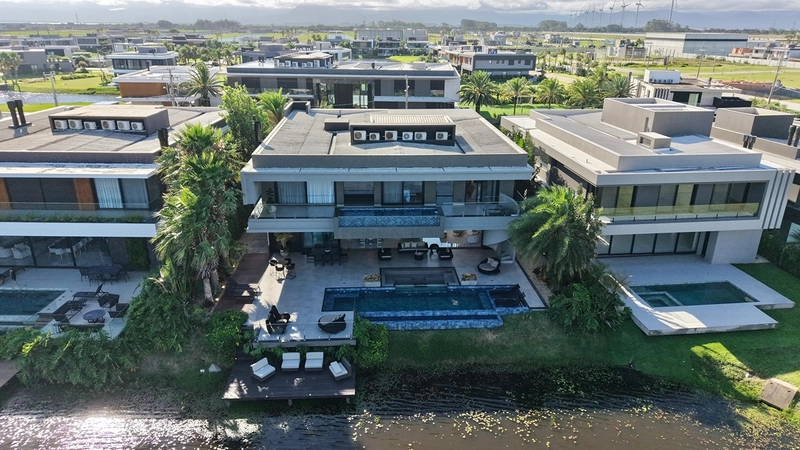Casa Beira Lago à venda no condomínio Sense em Xangri-Lá: 3ª foto da galeria de imagens do imóvel