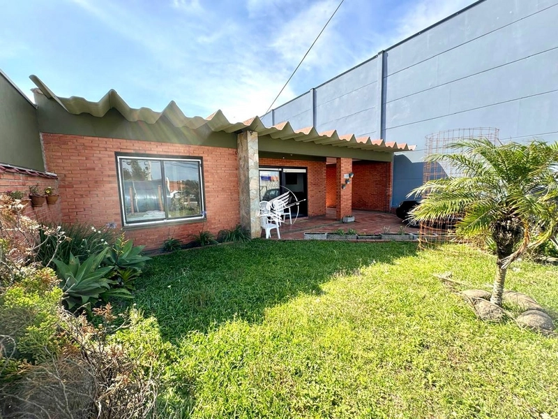 Casa para aluguel no Centro de Xangri-Lá!: 1ª foto da galeria de imagens do imóvel