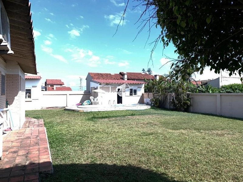 Casa térrea à venda no Centro de Xangri-Lá: 3ª foto da galeria de imagens do imóvel