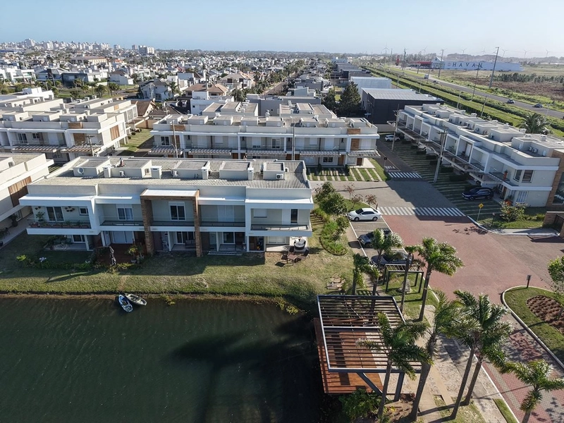 Sobrado beira lago à venda no condomínio Murano em Capão da Canoa: 37ª foto da galeria de imagens do imóvel