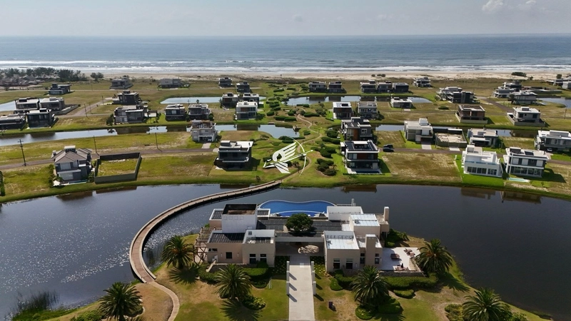 Casa à venda no Condomínio Costas Serena: 61ª foto da galeria de imagens do imóvel