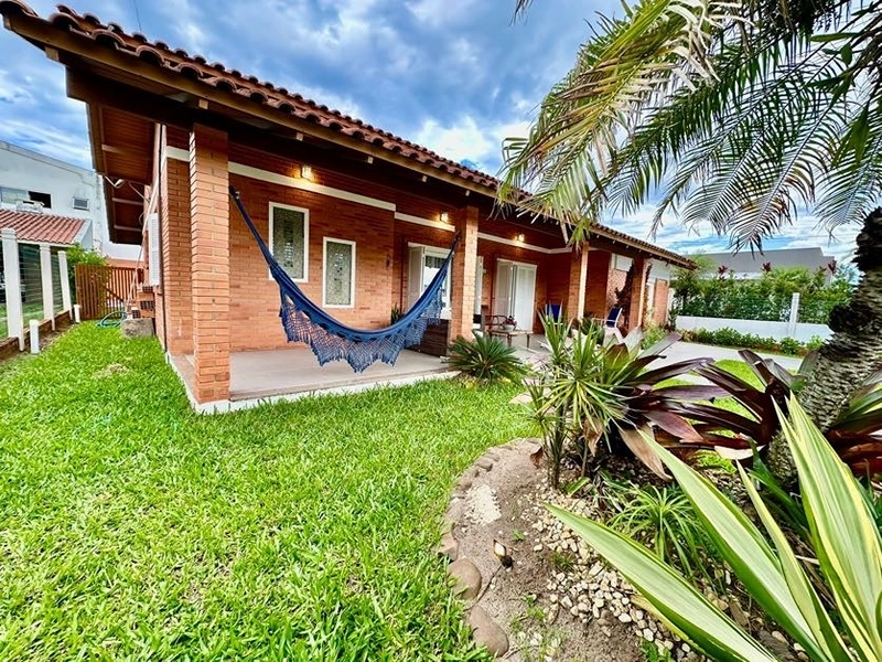 Casa a venda em Atlântida : 2ª foto da galeria de imagens do imóvel