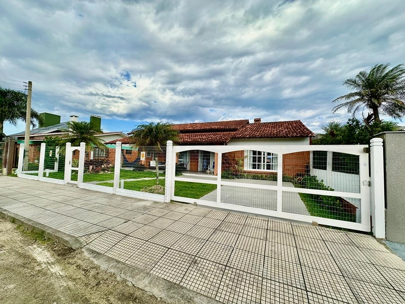 Casa a venda em Atlântida : 4ª foto da galeria de imagens do imóvel