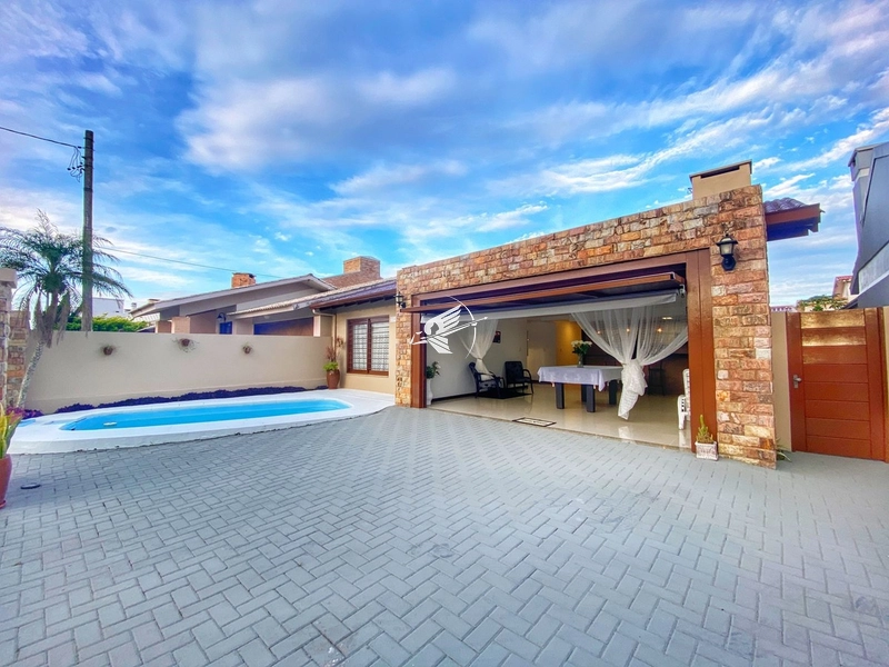 Casa á venda em Xangri-Lá: 1ª foto da galeria de imagens do imóvel