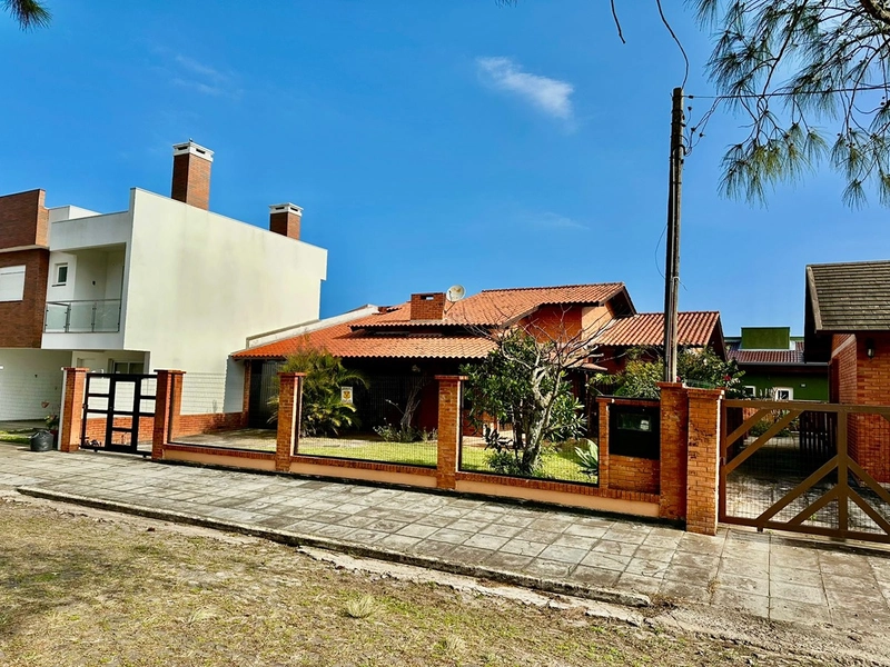 Casa à venda no Centro de Xangri-Lá: 3ª foto da galeria de imagens do imóvel
