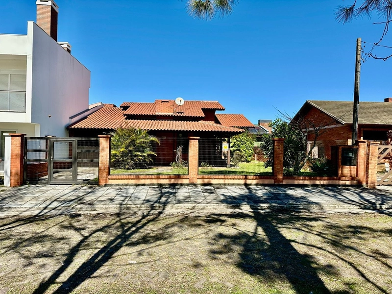 Casa à venda no Centro de Xangri-Lá: 2ª foto da galeria de imagens do imóvel