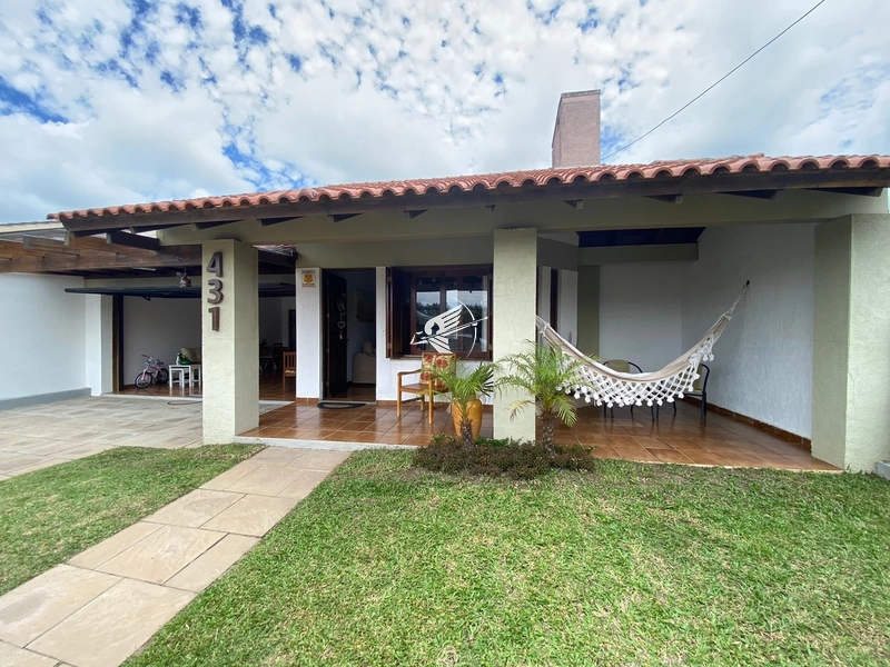 Casa à venda em Xangri-Lá: 1ª foto da galeria de imagens do imóvel