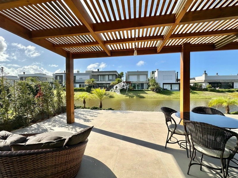 Casa beira lago à venda no condomínio Capão Ilhas Resort: 11ª foto da galeria de imagens do imóvel