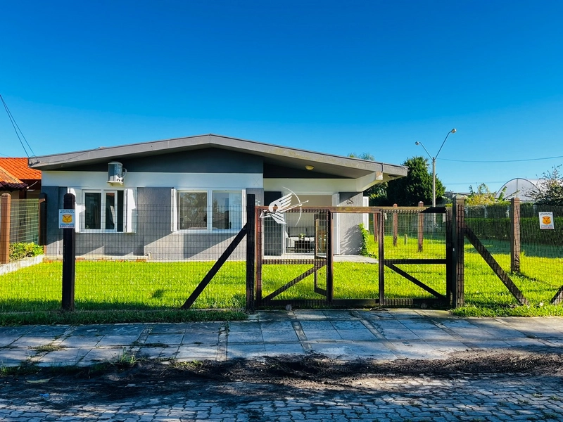Casa à venda no Centro de Xangri-Lá: 1ª foto da galeria de imagens do imóvel