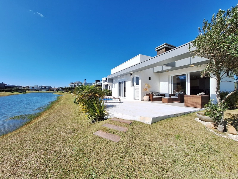 Casa beira lago à venda no condomínio Riviera em Xangri-Lá: 31ª foto da galeria de imagens do imóvel