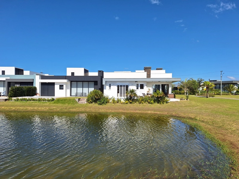 Casa beira lago à venda no condomínio Riviera em Xangri-Lá: 36ª foto da galeria de imagens do imóvel