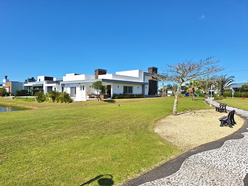 Casa beira lago à venda no condomínio Riviera em Xangri-Lá: 38ª foto da galeria de imagens do imóvel
