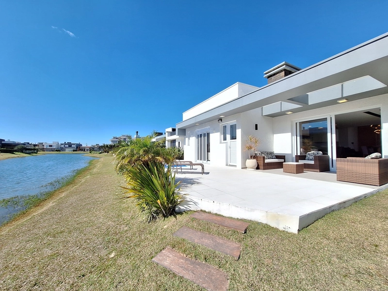 Casa beira lago à venda no condomínio Riviera em Xangri-Lá: 34ª foto da galeria de imagens do imóvel