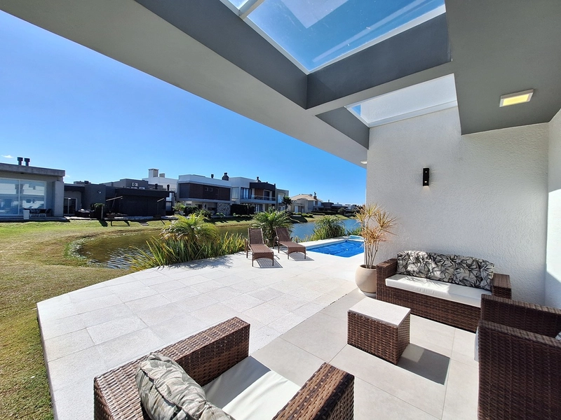 Casa beira lago à venda no condomínio Riviera em Xangri-Lá: 22ª foto da galeria de imagens do imóvel