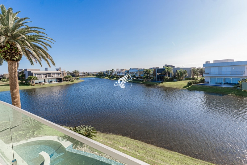 Casa beira lago à venda no condomínio Enseada Lagos: 54ª foto da galeria de imagens do imóvel
