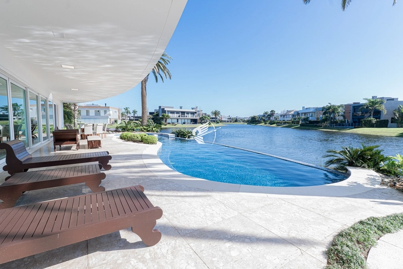 Casa beira lago à venda no condomínio Enseada Lagos: 17ª foto da galeria de imagens do imóvel