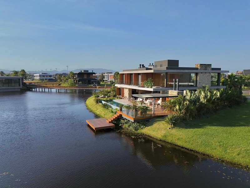 Sobrado beira lago à venda Condomínio Sense: 3ª foto da galeria de imagens do imóvel