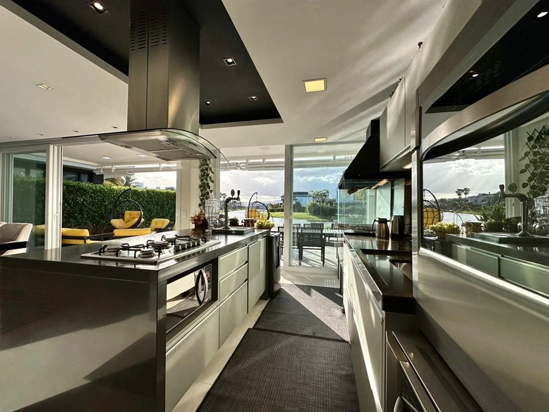 Sobrado beira lago no condomínio Enseada Lagos: 12ª foto da galeria de imagens do imóvel