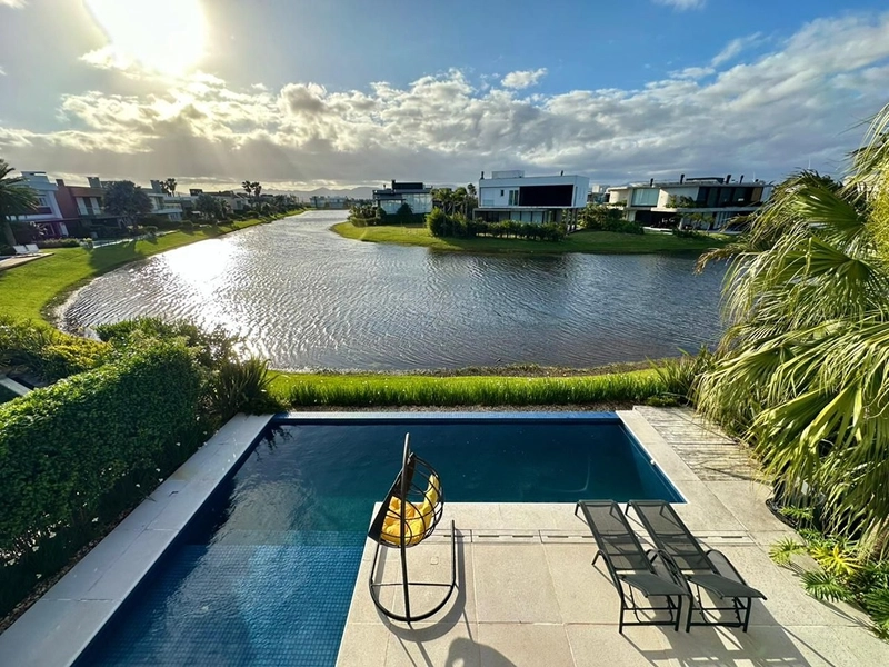 Sobrado beira lago no condomínio Enseada Lagos: 18ª foto da galeria de imagens do imóvel