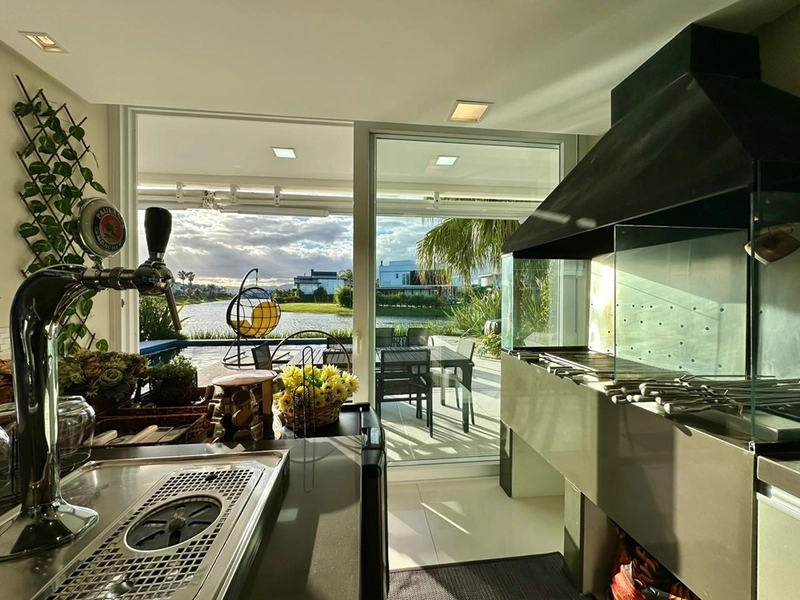 Sobrado beira lago no condomínio Enseada Lagos: 14ª foto da galeria de imagens do imóvel