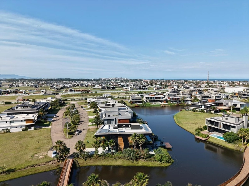 Sobrado beira lago à venda no condomínio Sense em Xangri-Lá: 54ª foto da galeria de imagens do imóvel