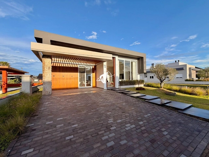 Casa à Venda no Condomínio Dubai: 3ª foto da galeria de imagens do imóvel