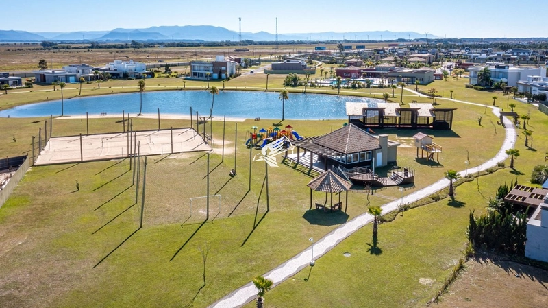 Lote/Terreno beira lago à venda no condomínio Riviera em Xangri-Lá: 58ª foto da galeria de imagens do imóvel