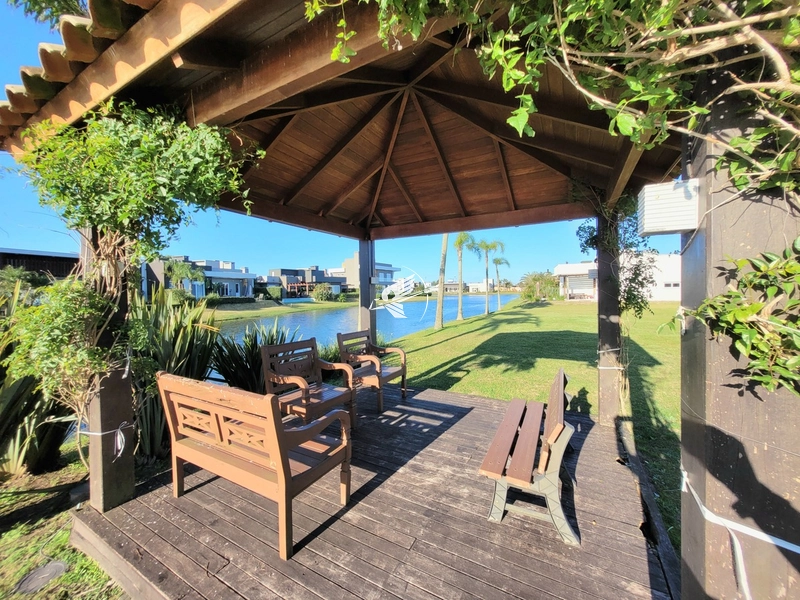 Lote/Terreno beira lago à venda no condomínio Riviera em Xangri-Lá: 51ª foto da galeria de imagens do imóvel