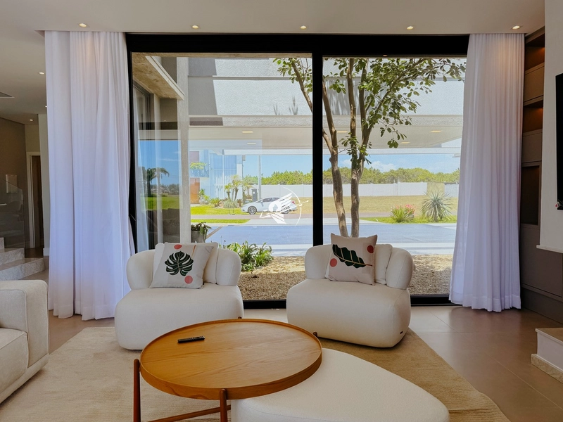 Sobrado beira lago à venda no condomínio Costa Serena: 3ª foto da galeria de imagens do imóvel