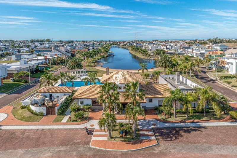 Casa térrea à venda no condomínio Quintas do Lago em Xangri-Lá: 3ª foto da galeria de imagens do imóvel