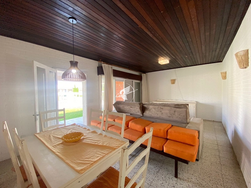 Casa à venda em Atlântida: 2ª foto da galeria de imagens do imóvel