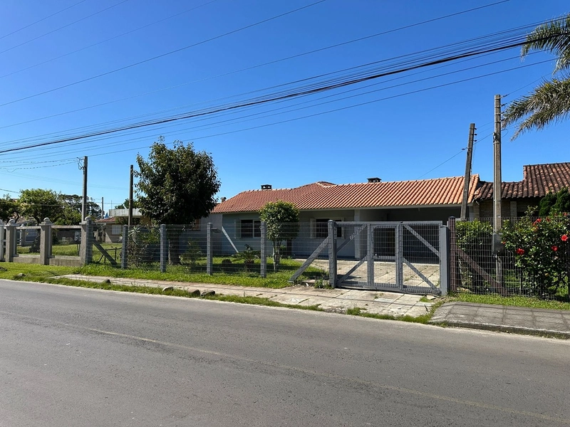 Casa à venda no Centro de Xangri-Lá: 2ª foto da galeria de imagens do imóvel